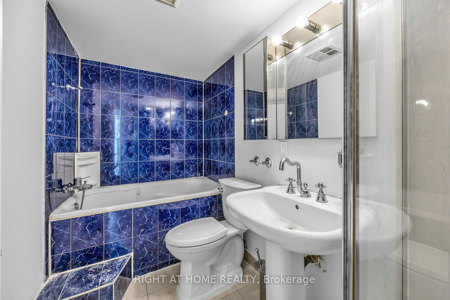 41 Markbrook Lane • #1711 • Toronto, ON photo 15
