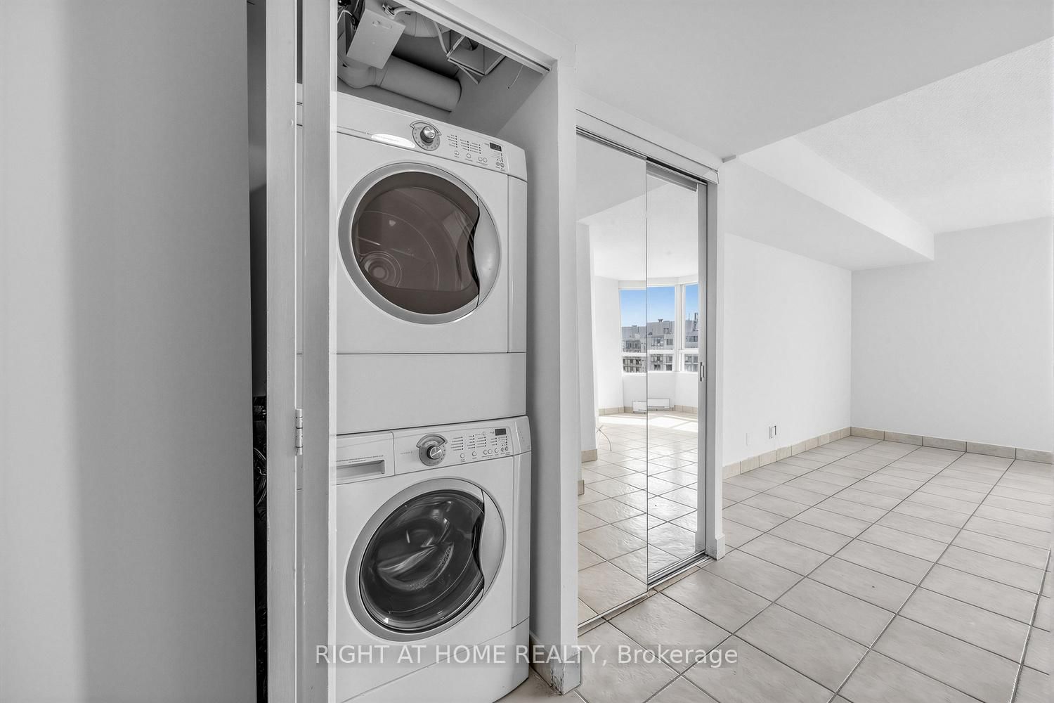 41 Markbrook Lane • #1711 • Toronto, ON photo 27
