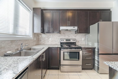 11 Yately Brampton,ON L7A 4R9 — Photo 11