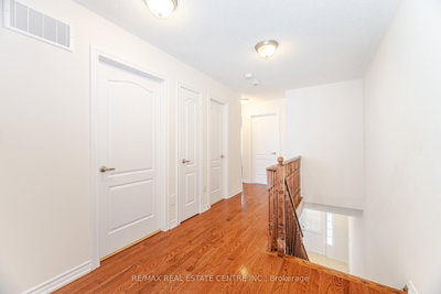 11 Yately Brampton,ON L7A 4R9 — Photo 13