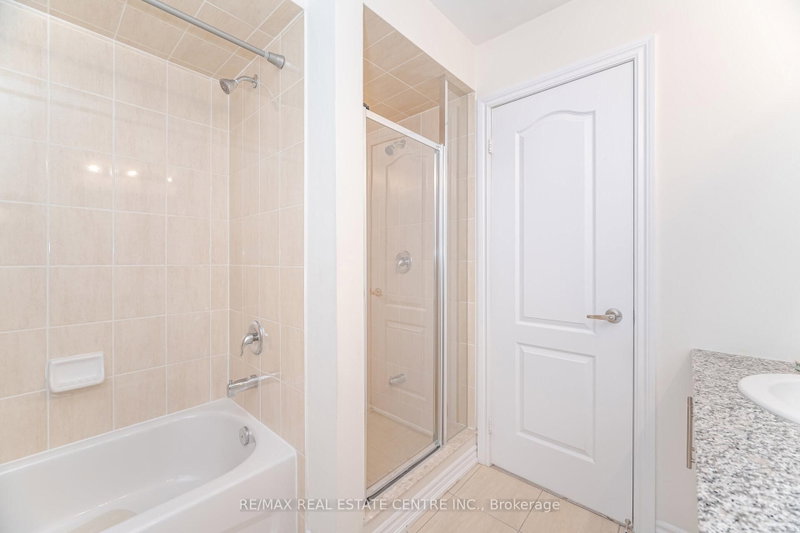 11 Yately Brampton,ON L7A 4R9 — Photo 21