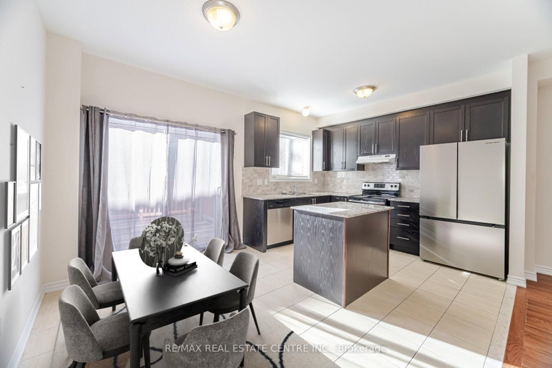 11 Yately Brampton,ON L7A 4R9 — Photo 8