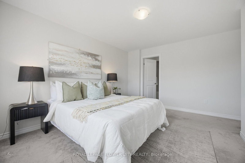 18 Malpass Brampton,ON L7A 4P8 — Photo 32