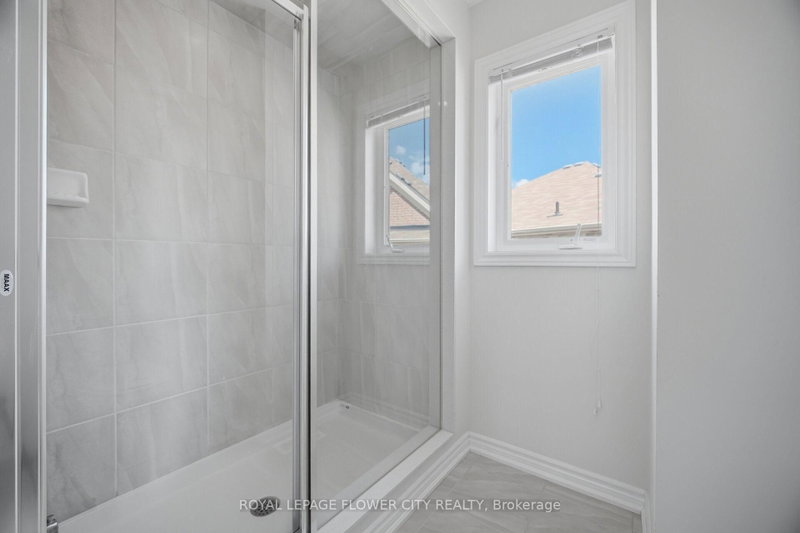 18 Malpass Brampton,ON L7A 4P8 — Photo 41