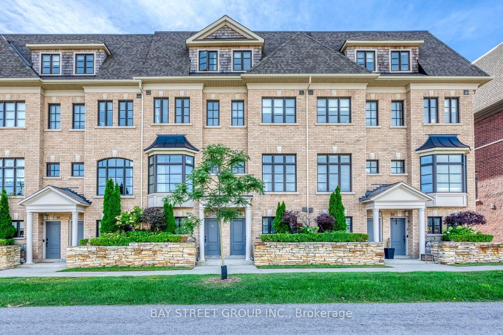 2172 Trafalgar Road • ##21 • Oakville, ON photo 1
