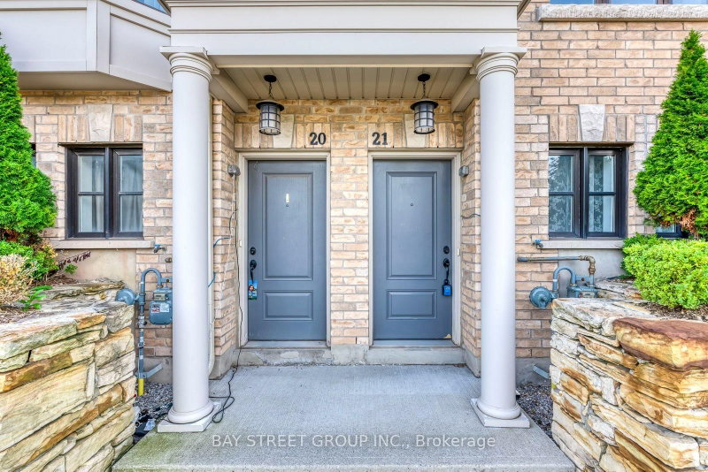 #21 - 2172 Trafalgar Road