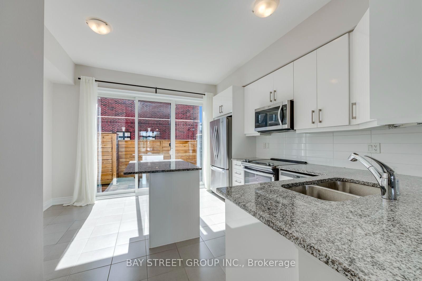 2172 Trafalgar Road • ##21 • Oakville, ON photo 31