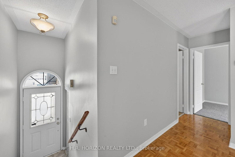 8 Schaefer Pl photo 5