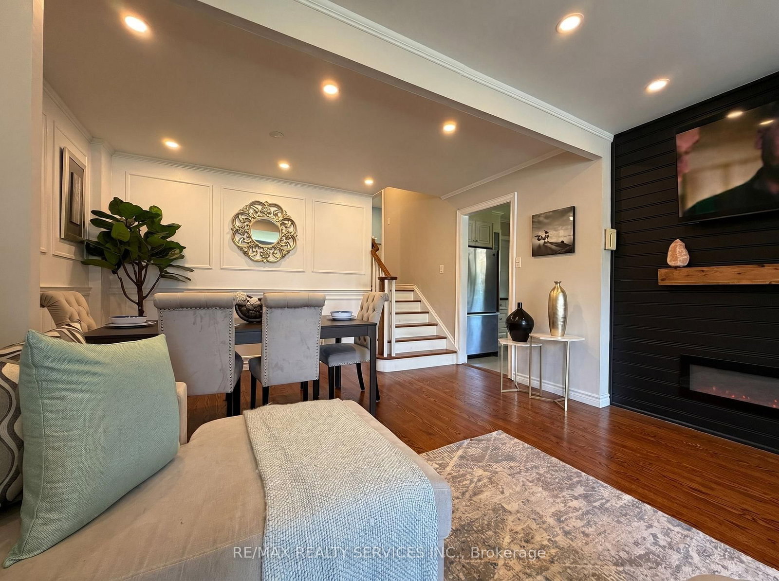 238 Laurier Avenue • Milton, ON photo 11