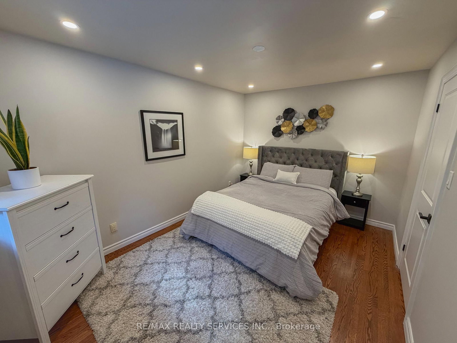 238 Laurier Avenue • Milton, ON photo 12