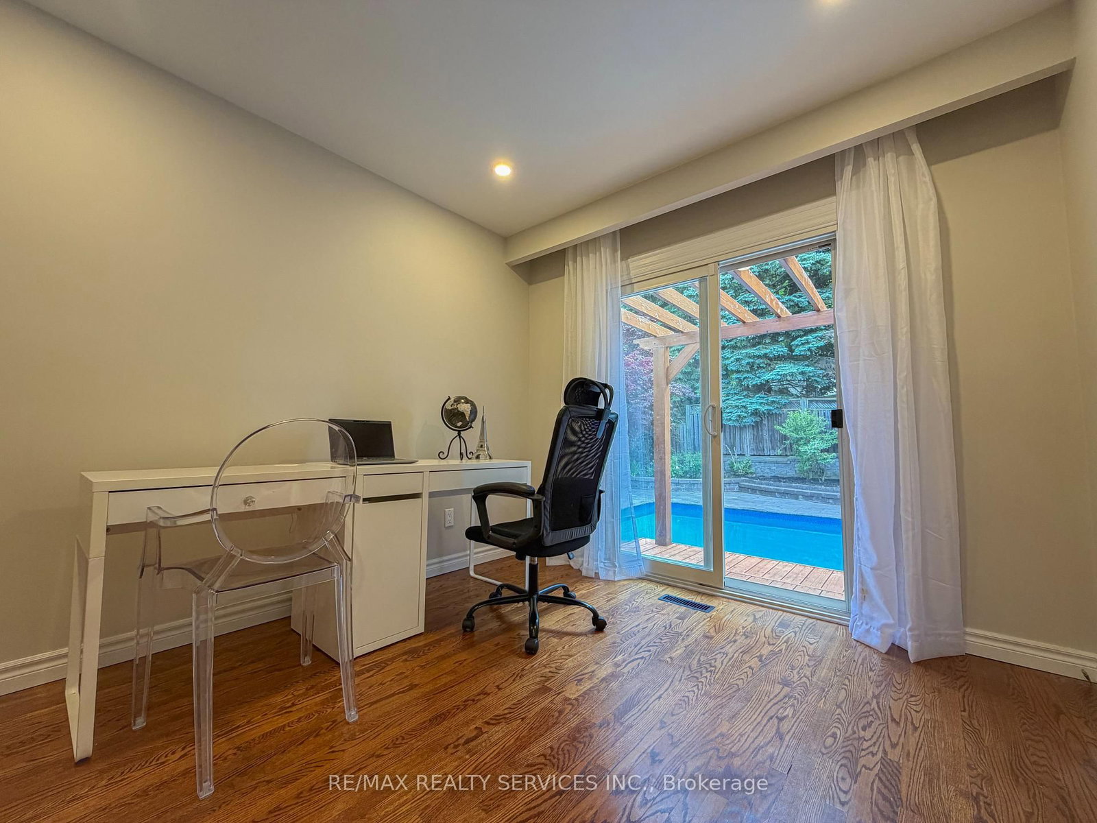 238 Laurier Avenue • Milton, ON photo 13