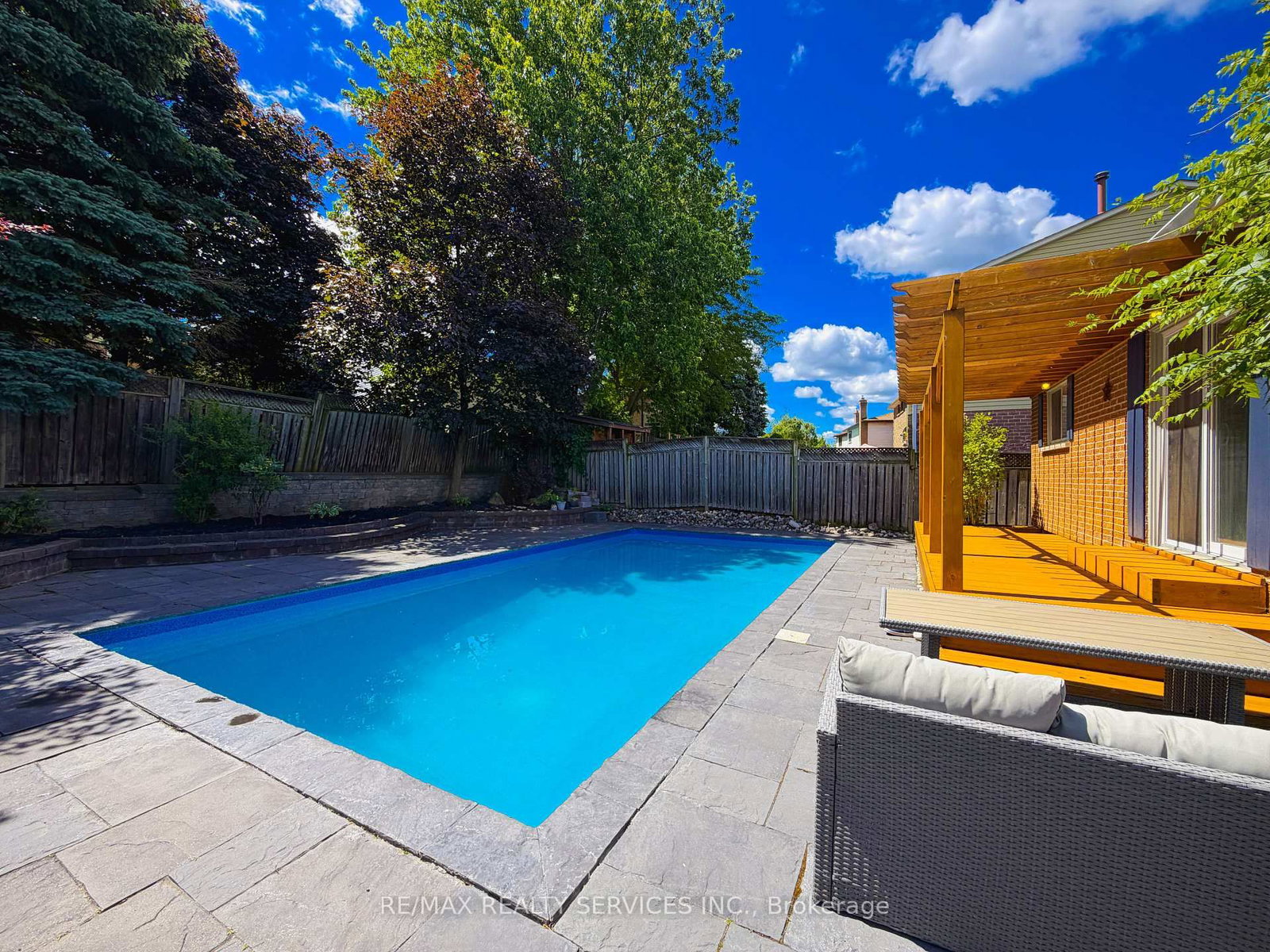 238 Laurier Avenue • Milton, ON photo 28
