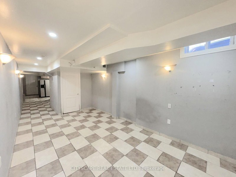 24 Eastway Brampton,ON L6S 0A4 — Photo 37