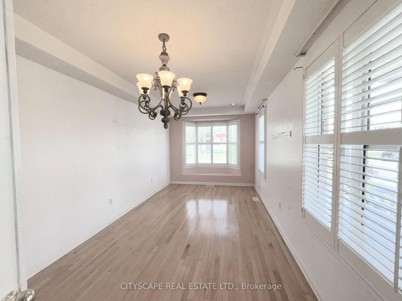 24 Eastway Brampton,ON L6S 0A4 — Photo 9