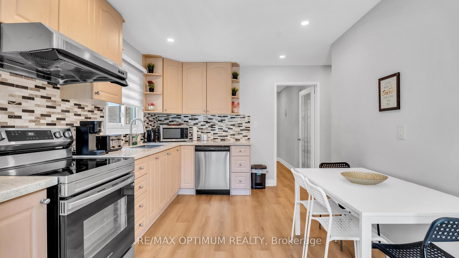 362 Kingsbridge Garden Mississauga,ON L5R 1K8 — Photo 13