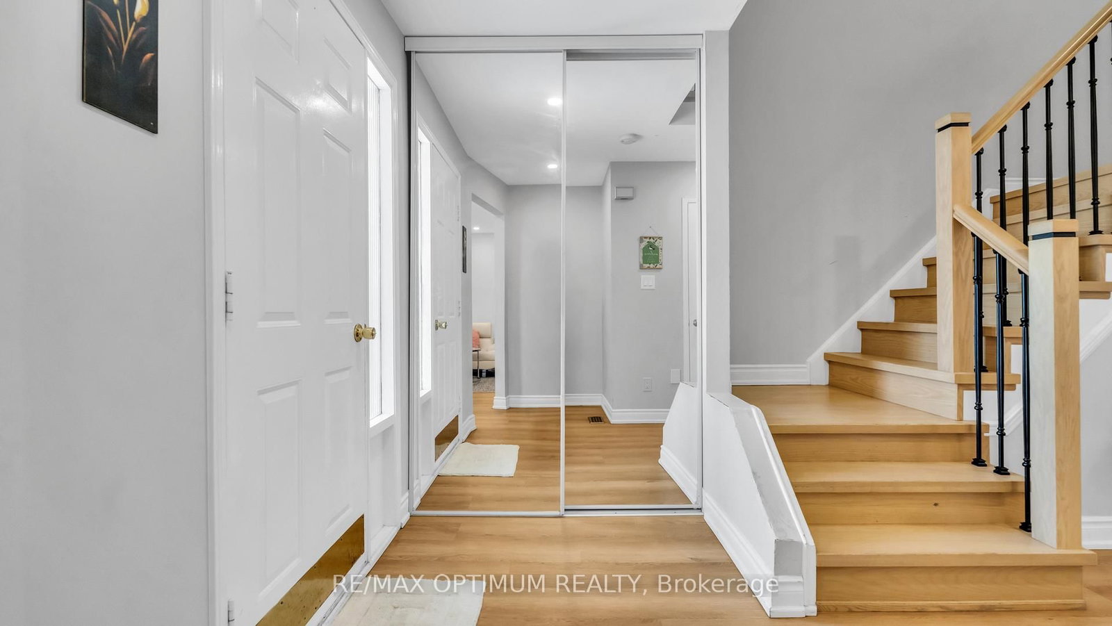 362 Kingsbridge Garden Mississauga,ON L5R 1K8 — Photo 4