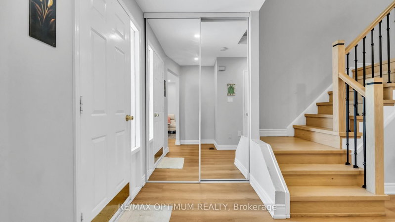 362 Kingsbridge Garden Mississauga,ON L5R 1K8 — Photo 4