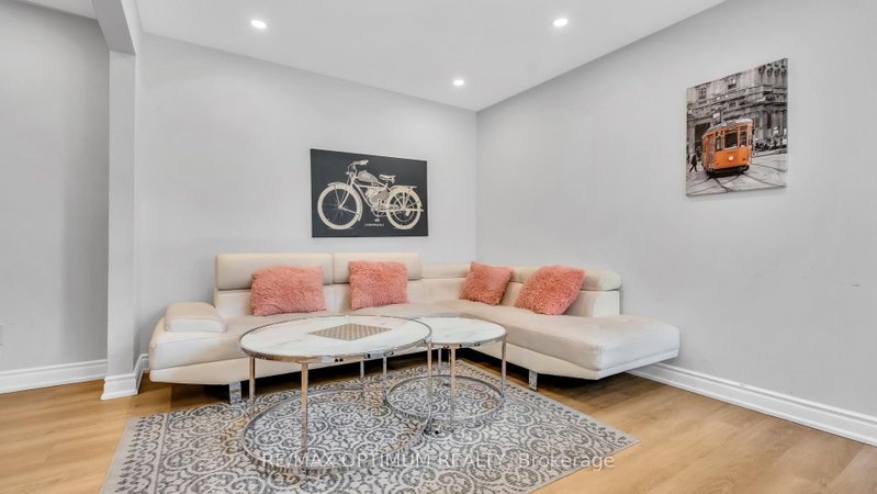 362 Kingsbridge Garden Mississauga,ON L5R 1K8 — Photo 5