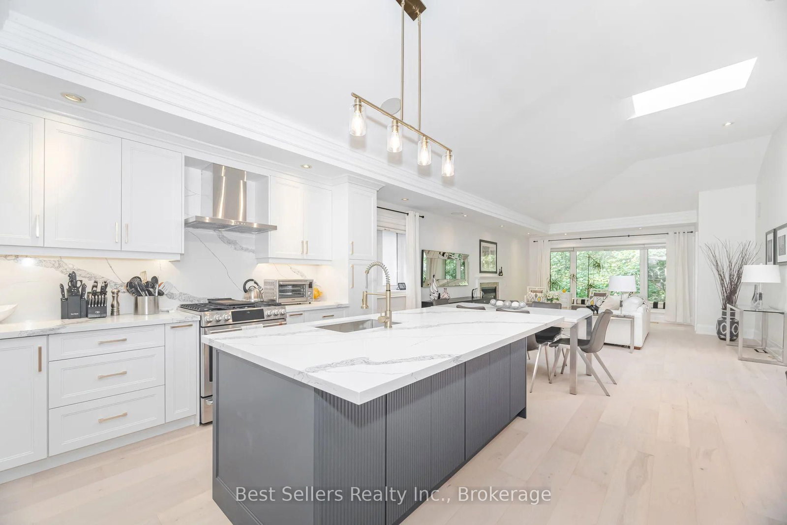 1595 Calverton Court • Mississauga, ON photo 6
