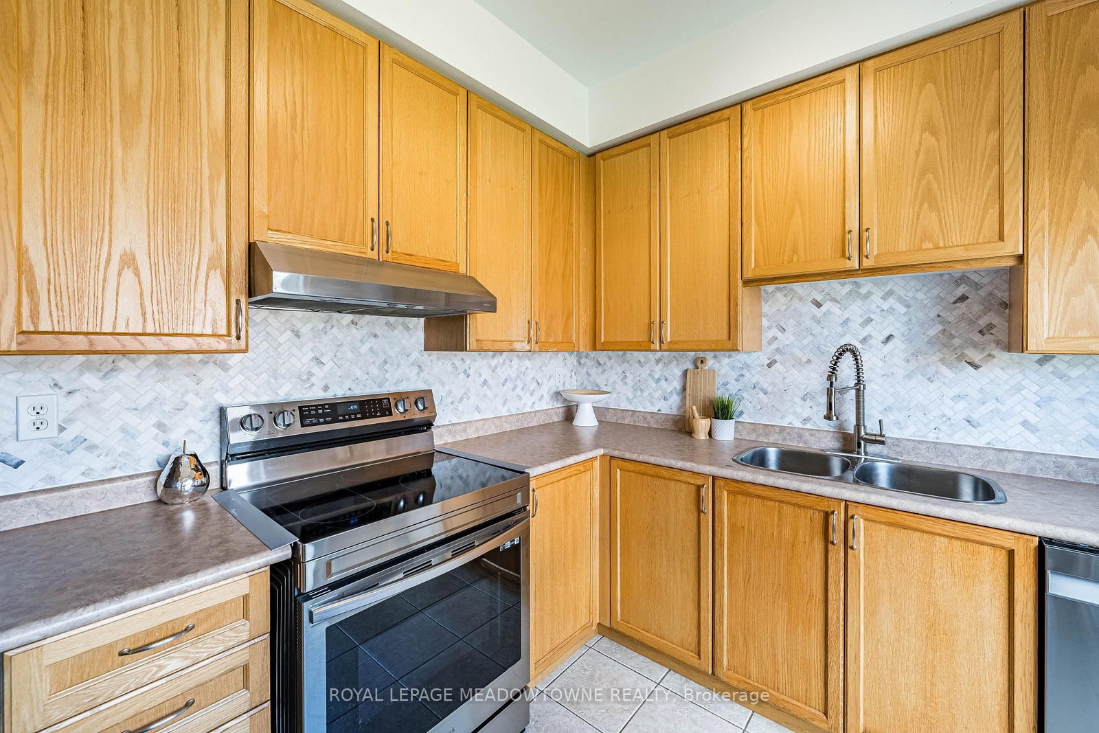 6577 Jazzy Mews • Mississauga, ON photo 14