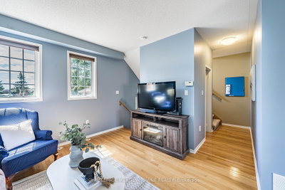 6577 Jazzy Mews • Mississauga, ON photo 8