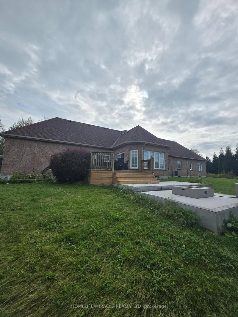 11045 Inglis Drive