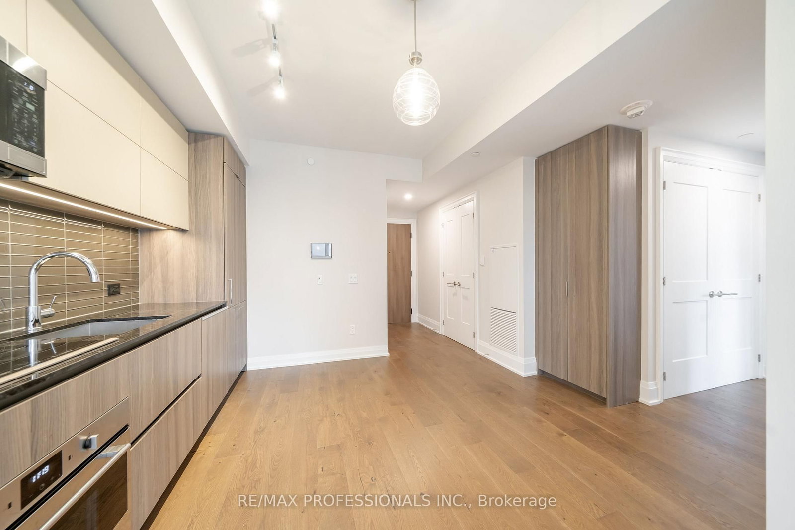 21 Park Street E • #816 • Mississauga, ON photo 12