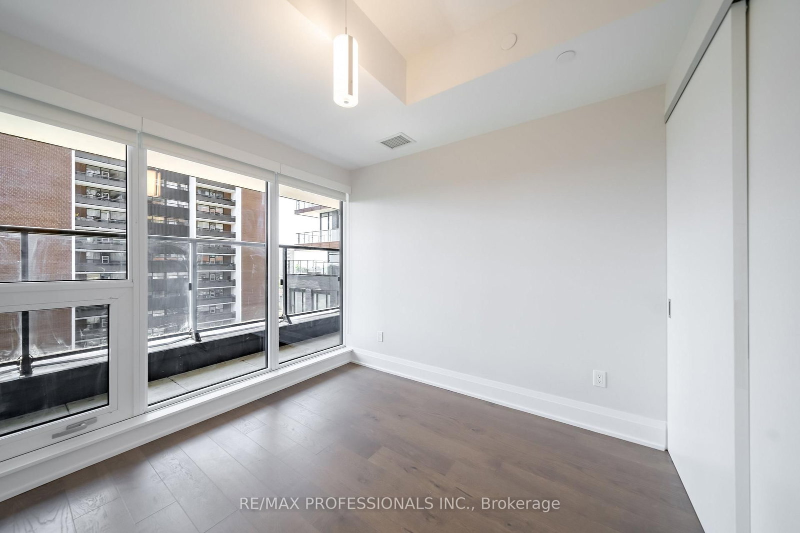 21 Park Street E • #816 • Mississauga, ON photo 23