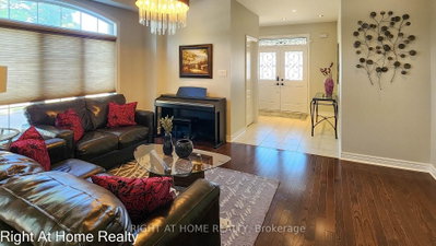 22 Bluffmeadow Street • Brampton, ON photo 9