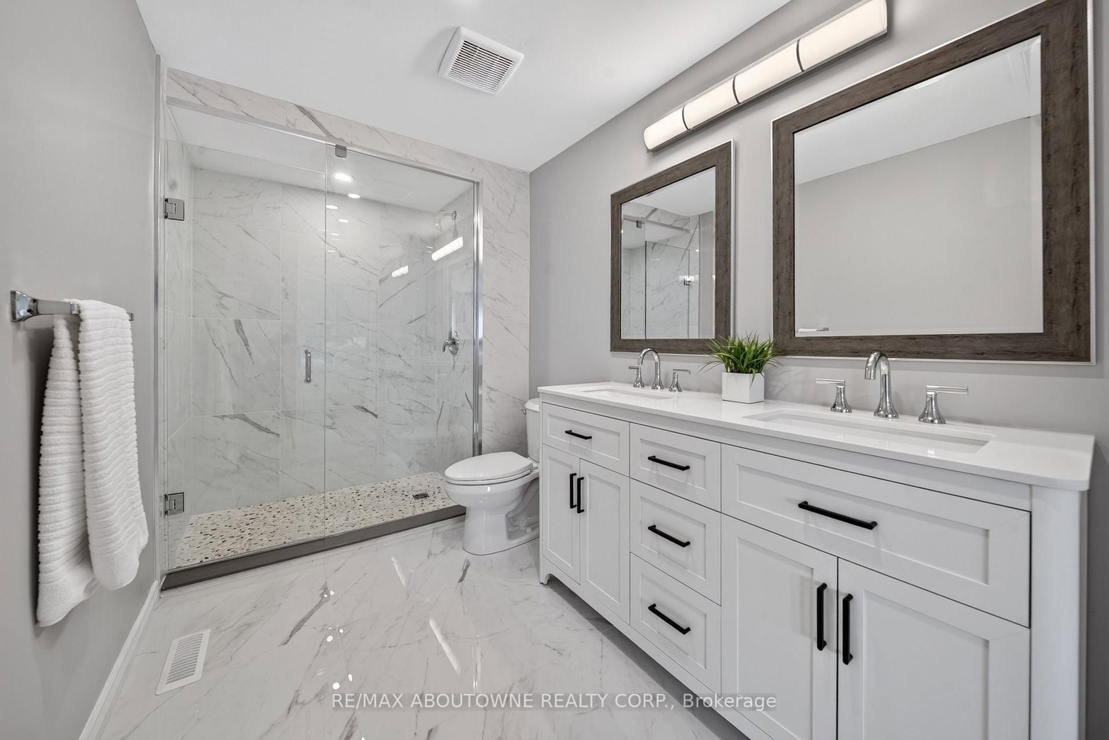4353 Sawmill Valley Drive • Mississauga, ON photo 34