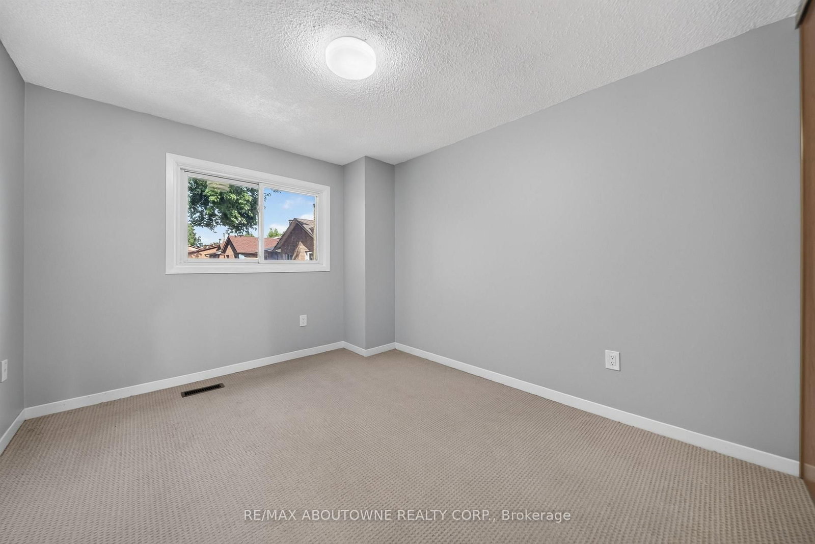 4353 Sawmill Valley Drive • Mississauga, ON photo 37