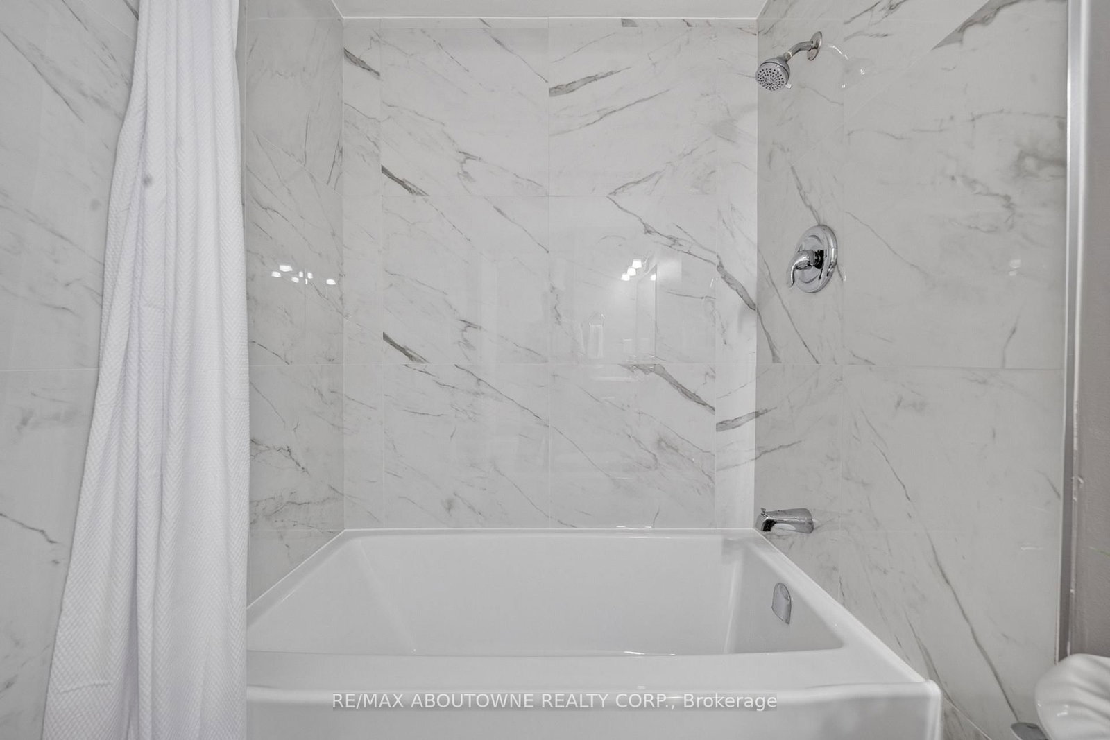 4353 Sawmill Valley Drive • Mississauga, ON photo 40