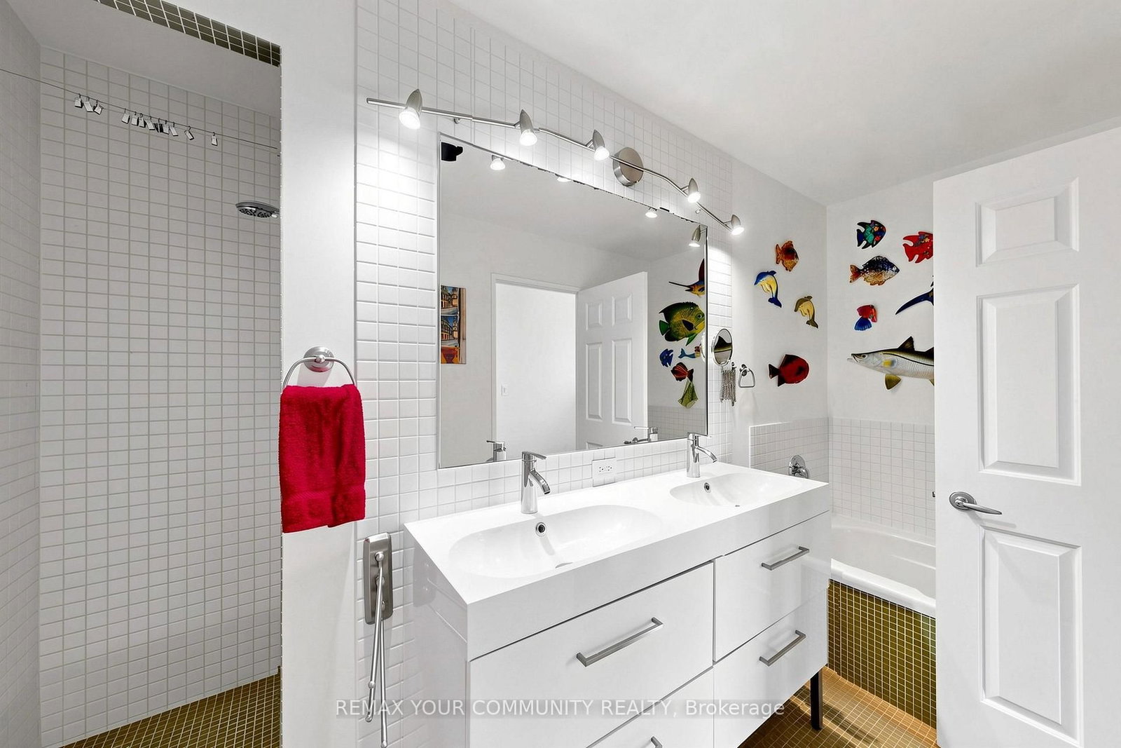24 Southport Street • #844 • Toronto, ON photo 10