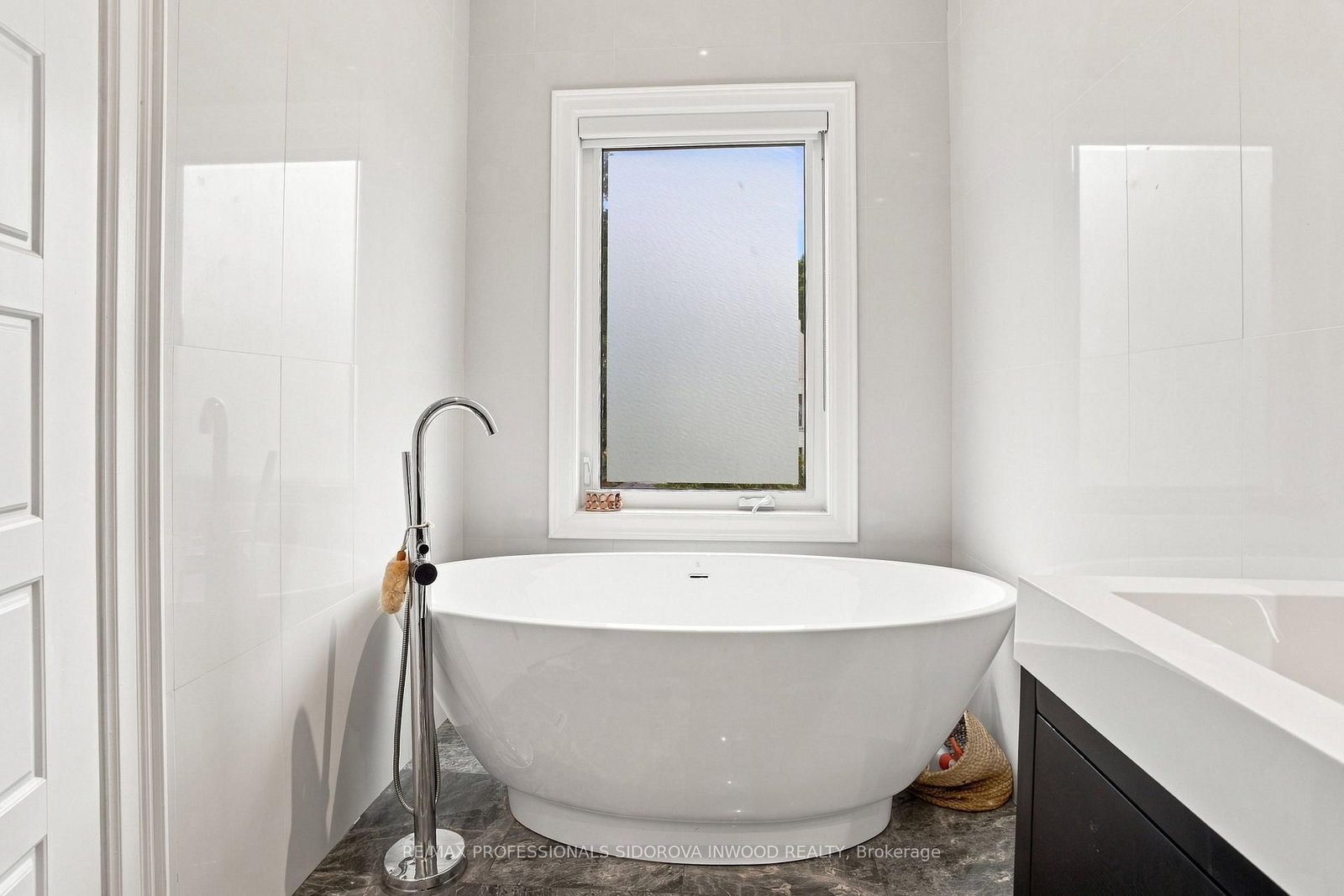185 Windermere Avenue • Toronto, ON photo 20