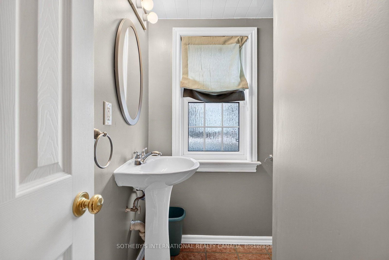 1375 Caroline Street • Burlington, ON photo 14