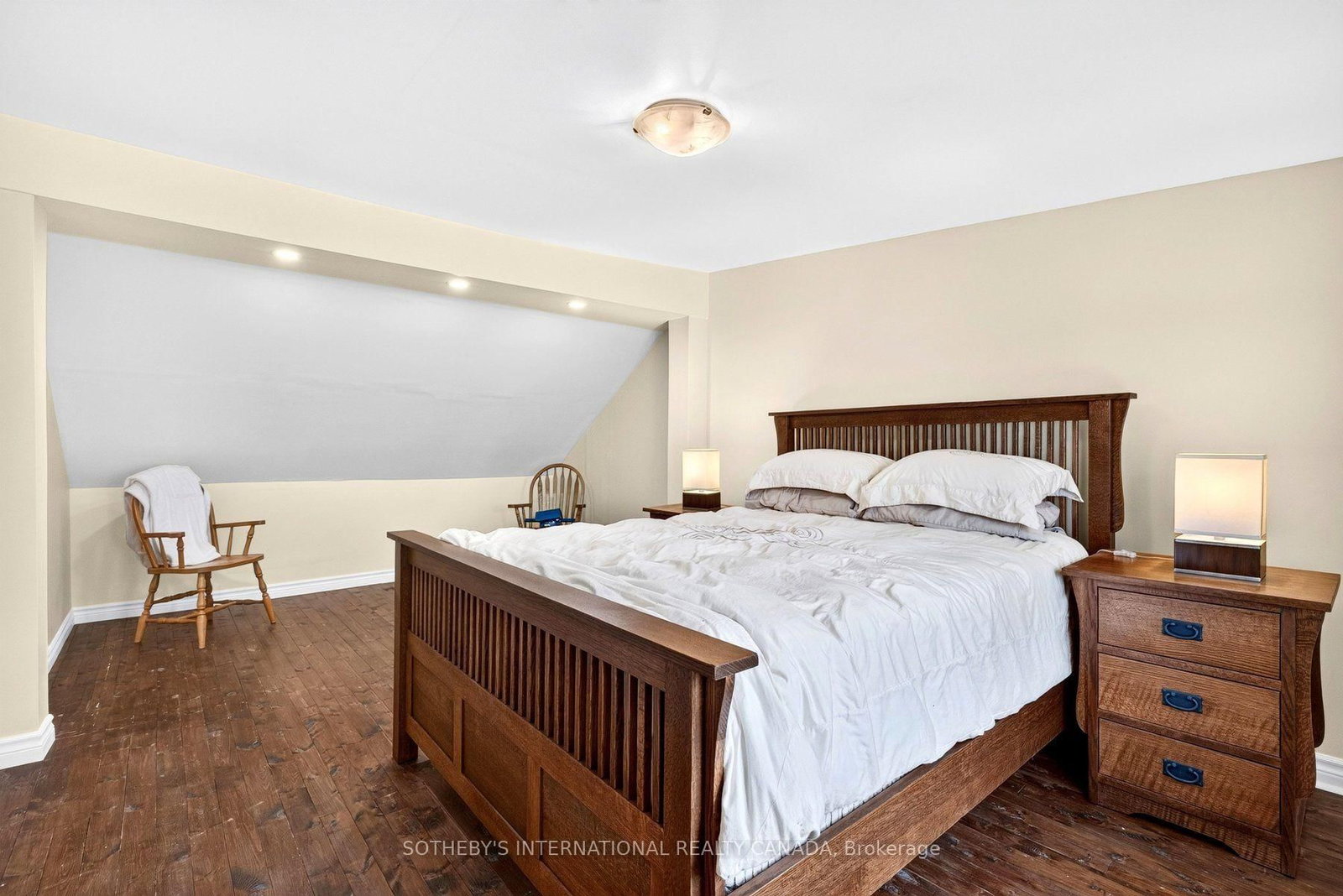 1375 Caroline Street • Burlington, ON photo 17