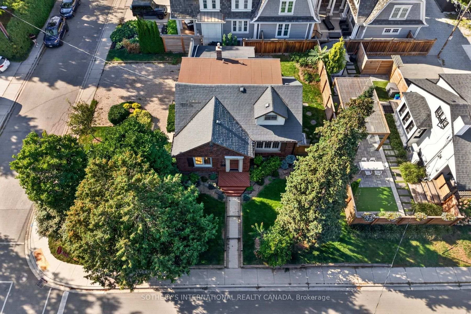 1375 Caroline Street • Burlington, ON photo 24