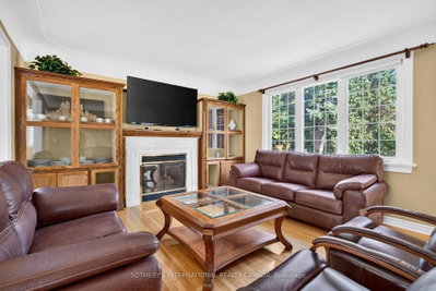1375 Caroline Street • Burlington, ON photo 8