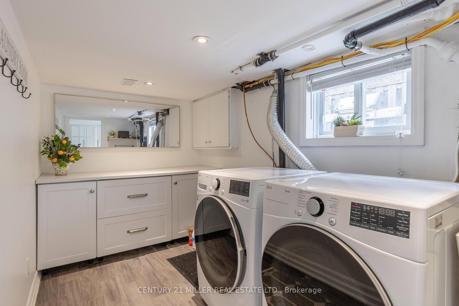 433 Allan Street • Oakville, ON photo 37
