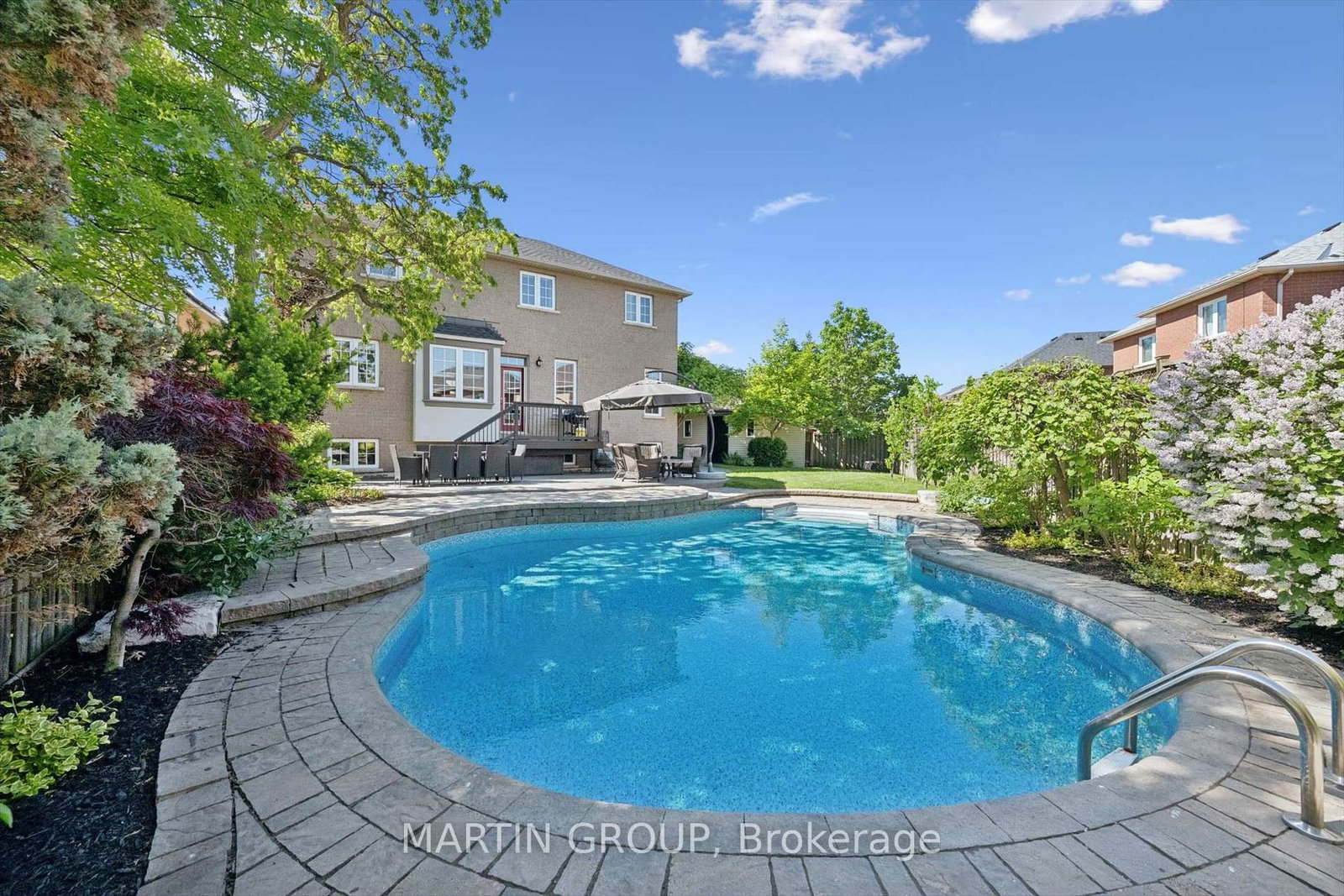 2283 Briargrove Circle • Oakville, ON photo 1