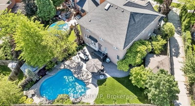 2283 Briargrove Circle • Oakville, ON photo 3