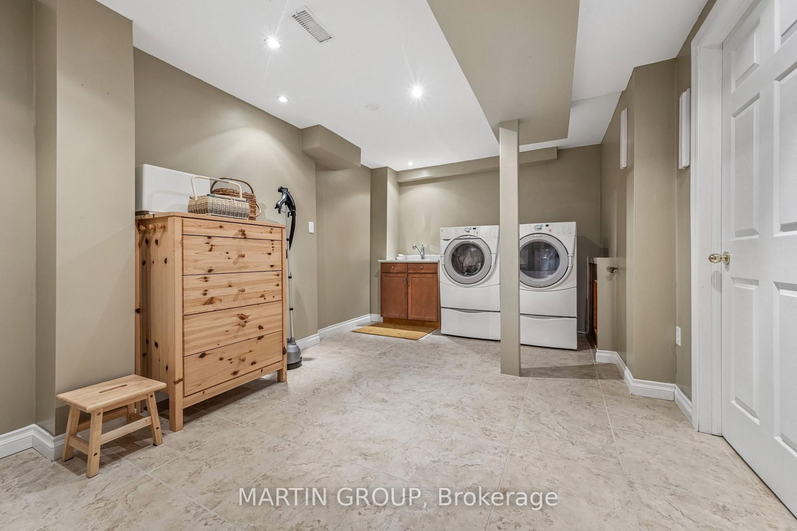 2283 Briargrove Circle • Oakville, ON photo 48