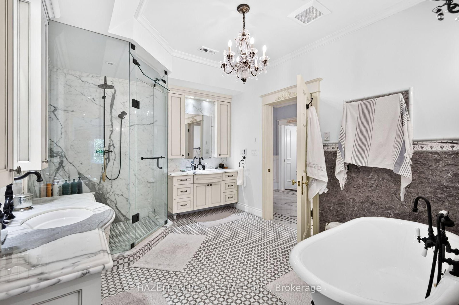 246 Riverside Drive • Toronto, ON photo 20