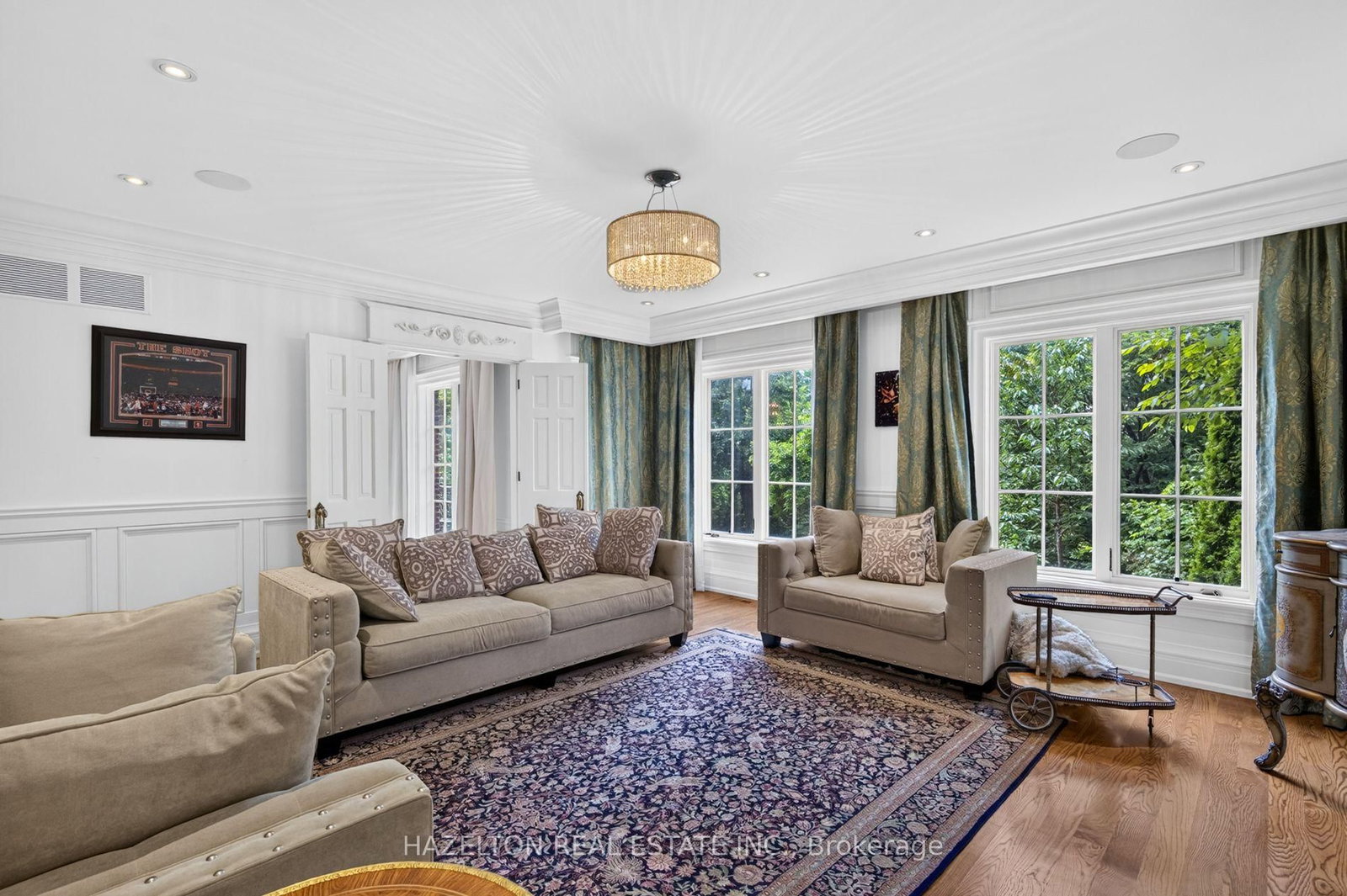 246 Riverside Drive • Toronto, ON photo 8