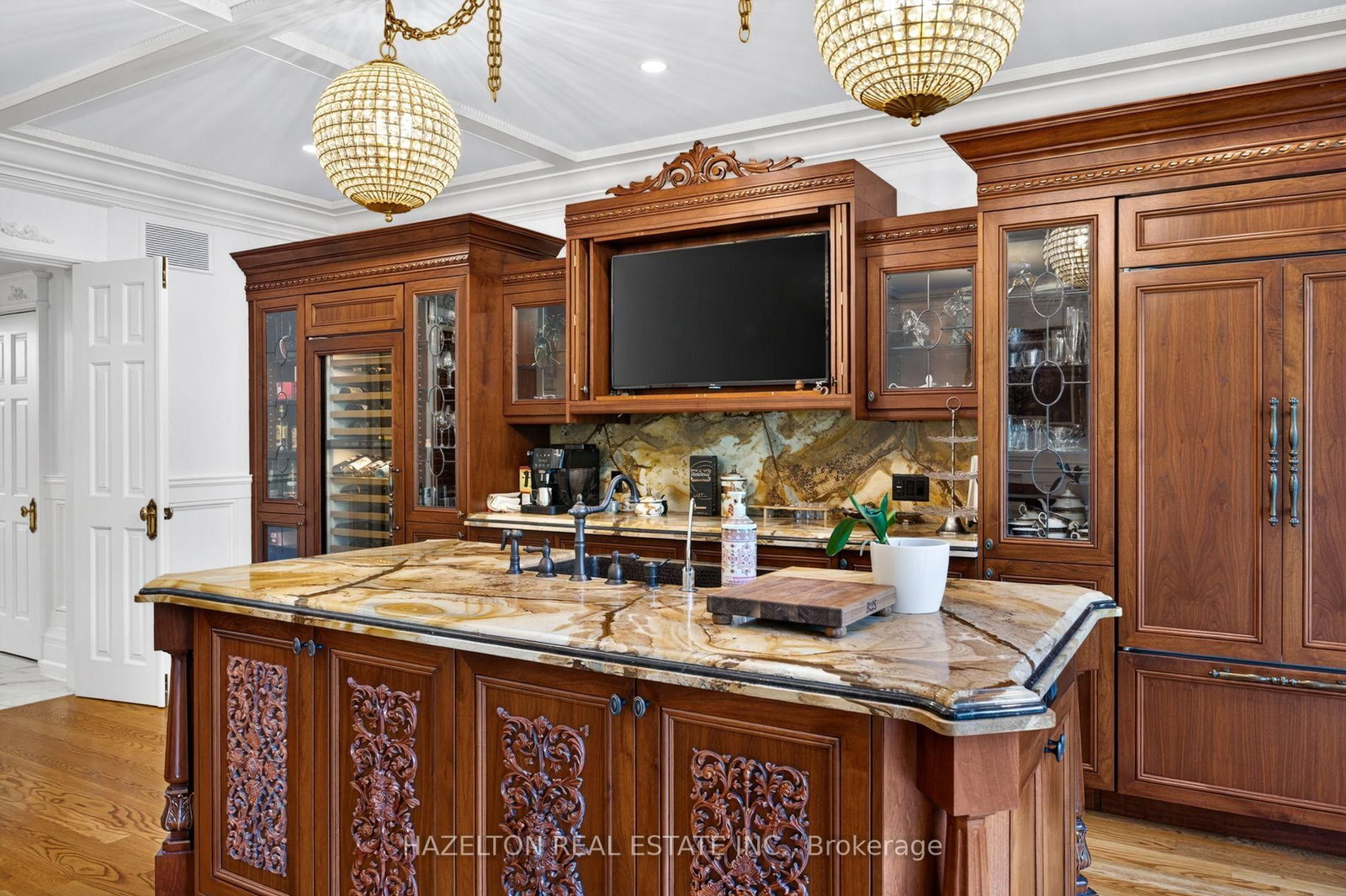 246 Riverside Drive • Toronto, ON photo 9