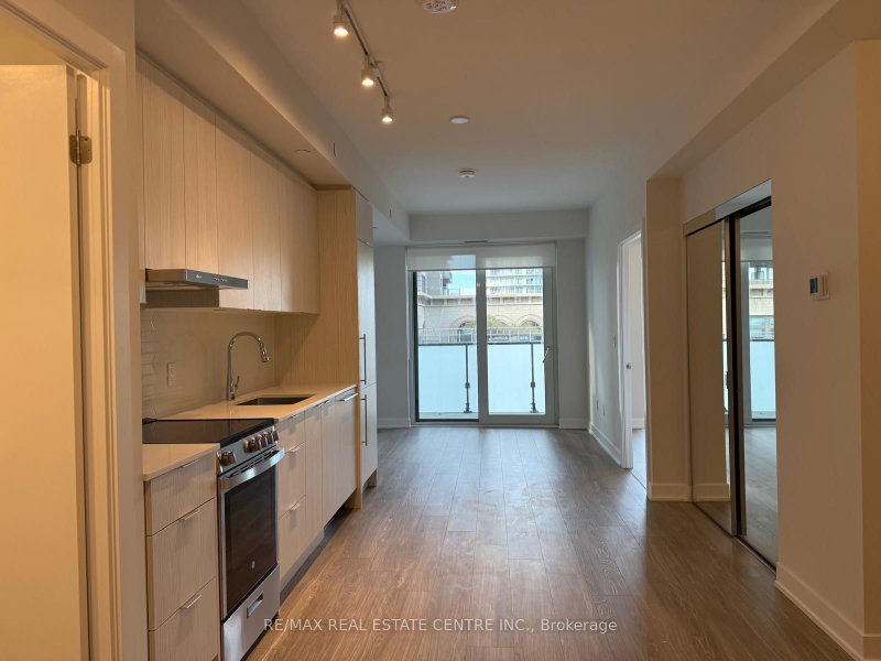 703 - 430 Square One Drive