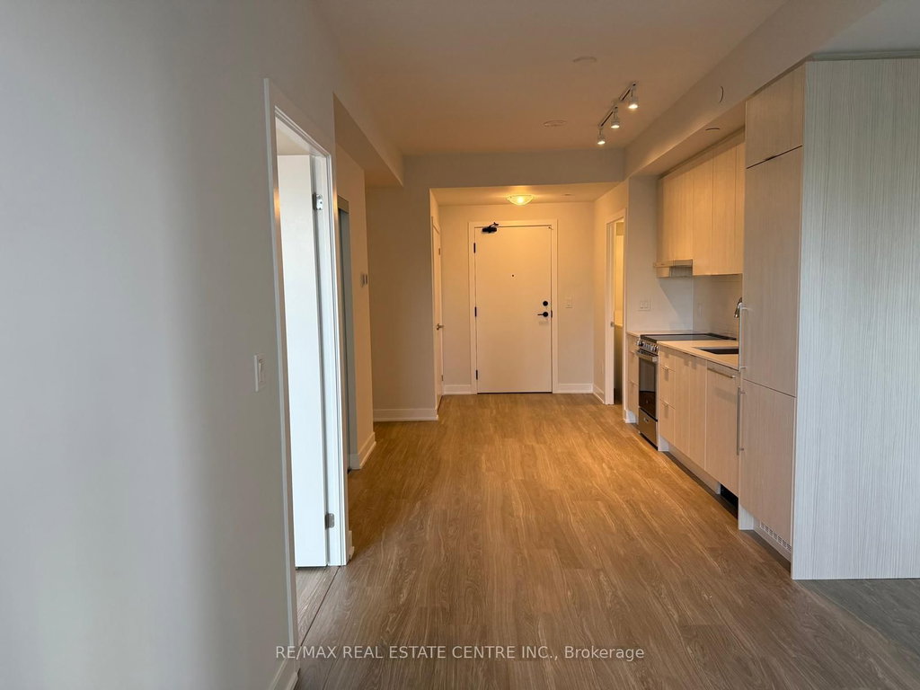 703 - 430 Square One Drive 5