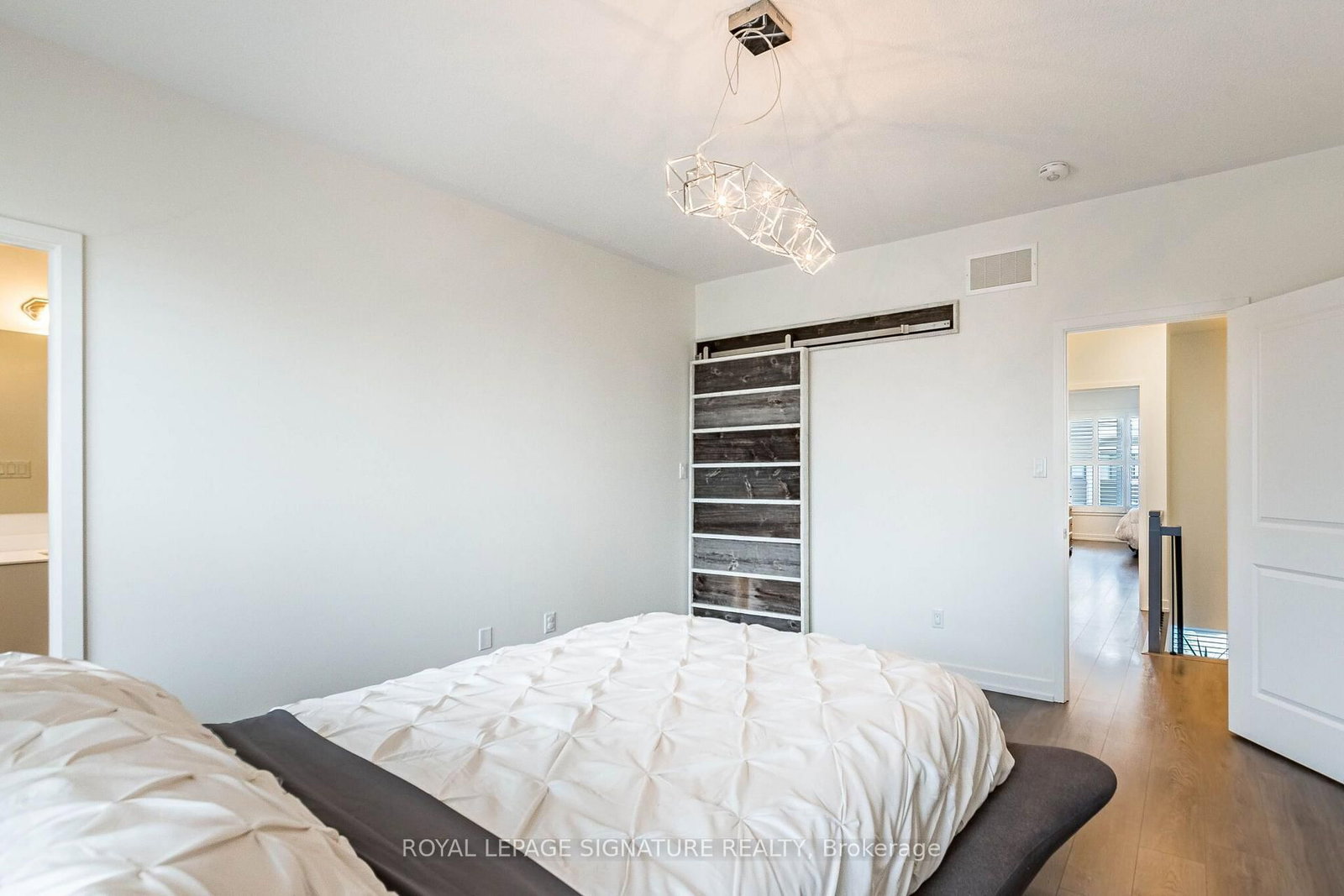 3121 Mintwood Circle • Oakville, ON photo 23