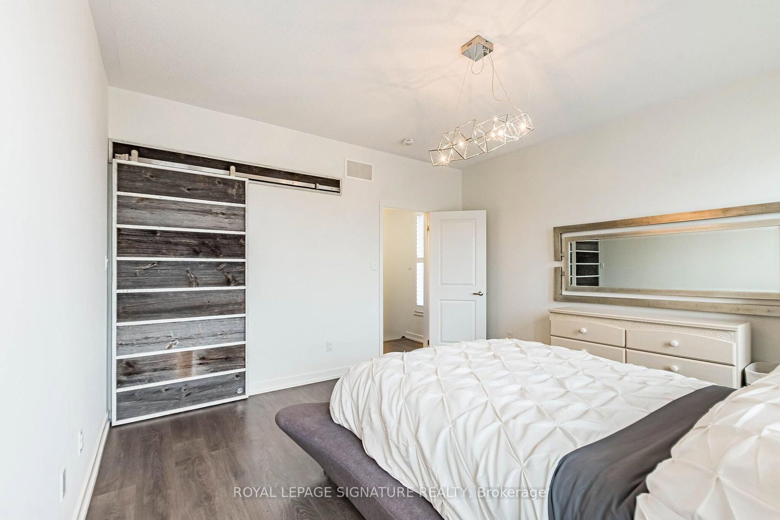 3121 Mintwood Circle • Oakville, ON photo 24