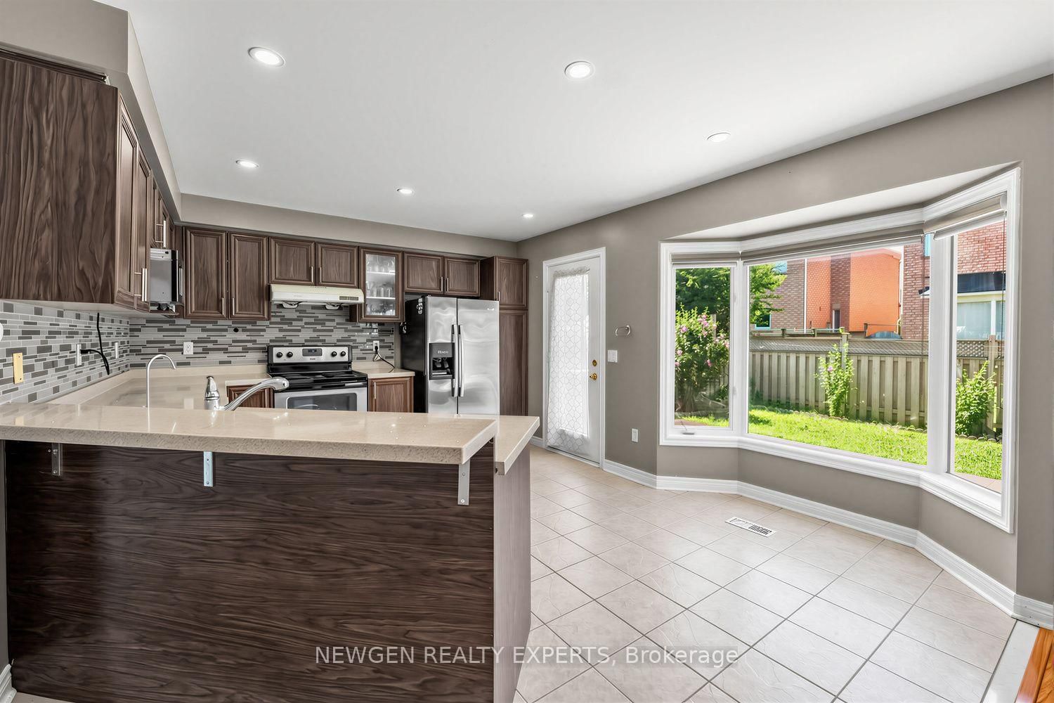 10 Checkerberry Crescent • Brampton, ON photo 10
